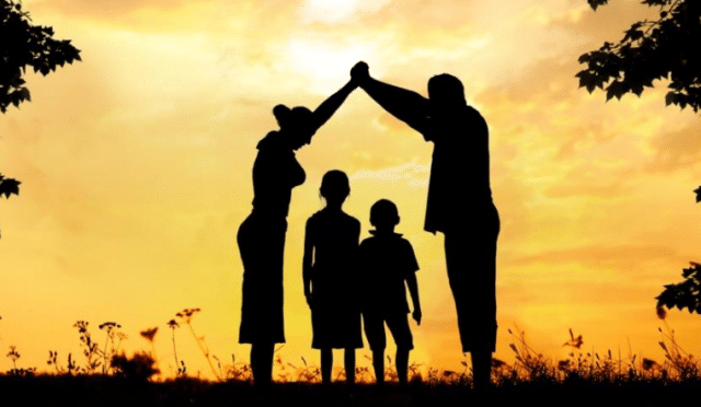 MBTI ISTP hiếm khi thể hiện tình yêu bằng lời nói hay các hành động