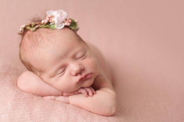 Bé gái mệnh Kim nên đặt tên ở nhà thuộc mệnh Thổ hoặc Thủy